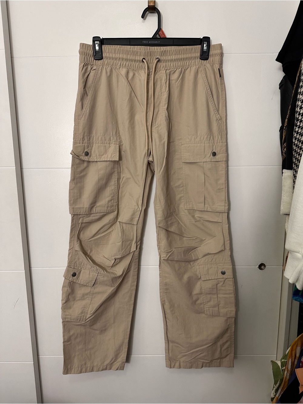 PacSun Men's Tan Baggy Cargo Pants with Flap Pockets Size M - Picture 5 of 9